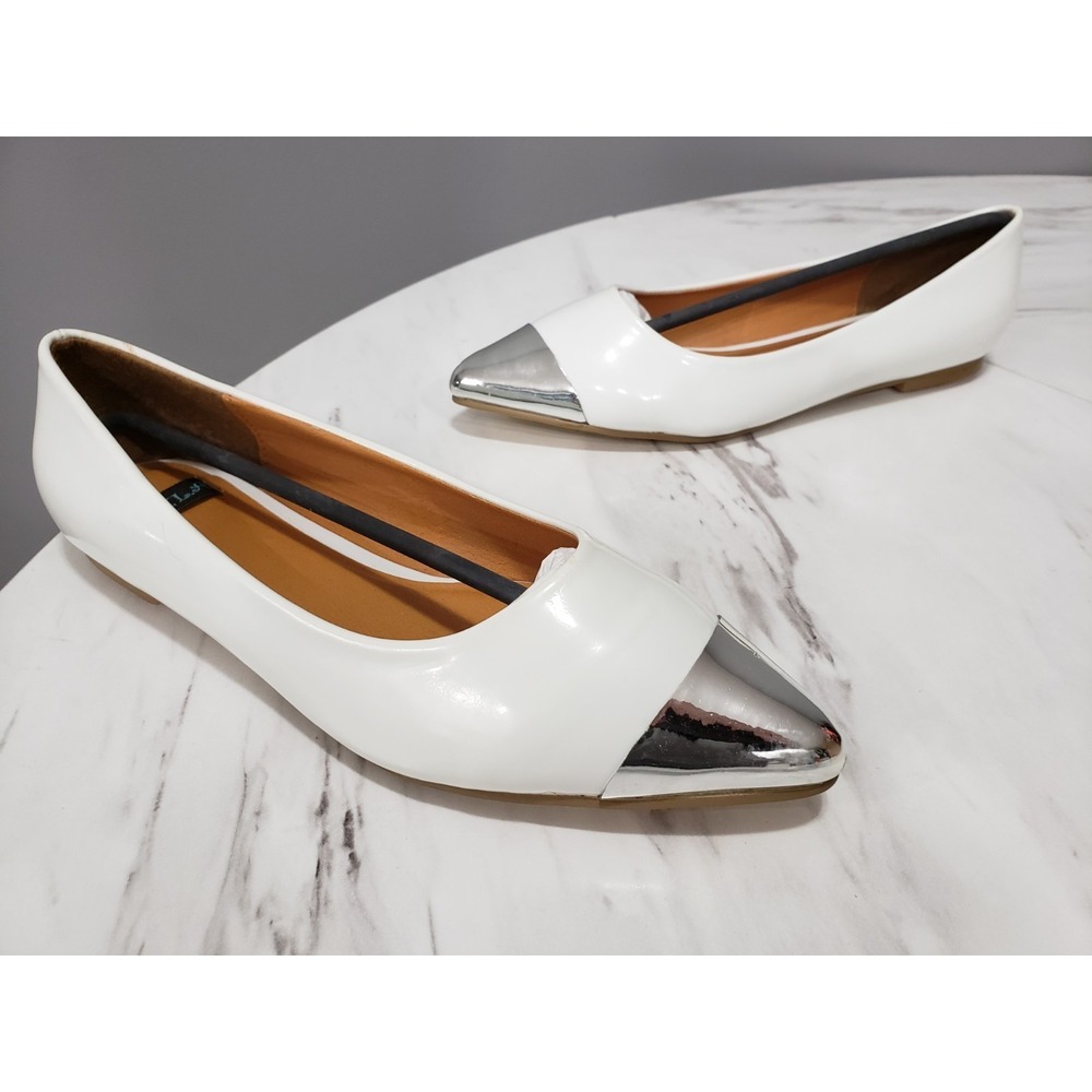 NEW NO BOX SIZE 7.5 WHITE SILVER CAP TOE POINTED BALLET FLATS LOAFER SLIP ON‎